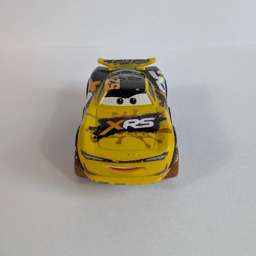 Disney Pixar Cars Mattel XRS Mud Racing Leak Less Claude Scruggs Diecast Car 52